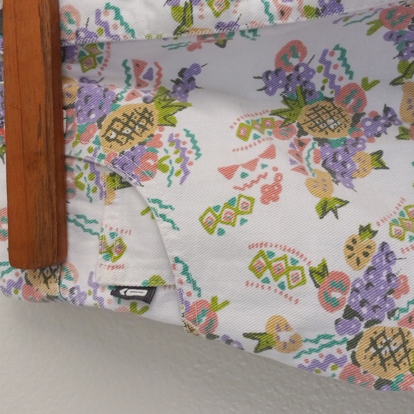 90s Pineapple Print Denim Shorts Size 7 - Picture 2 of 4